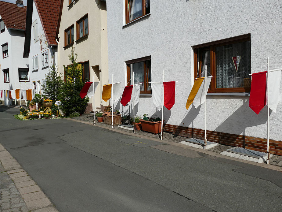 Fronleichnamsaltäre in den Naumburger Straßen (Foto: Karl-Franz Thiede)